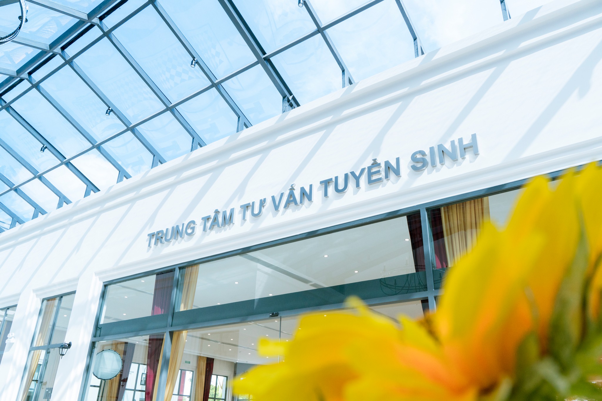 KHÔNG GIAN MỚI – TRẢI NGHIỆM MỚI TẠI TRUNG TÂM TƯ VẤN TUYỂN SINH MIT UNI.