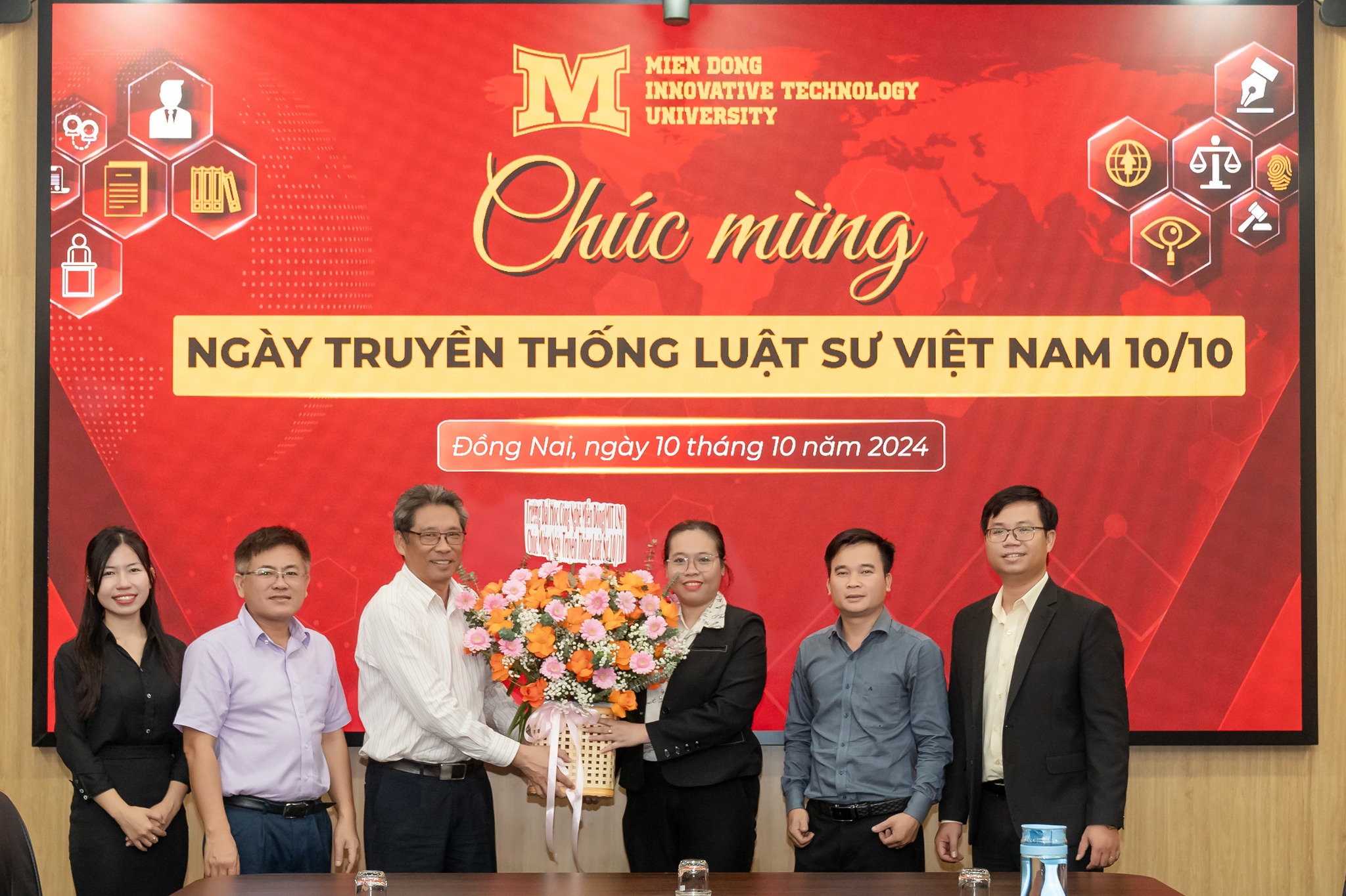 Một thập kỷ đồng hành – Vinh danh những cống hiến của ThS. LS. Nguyễn Xuân Tài và ThS. LS. Mai Thị Ngân Hà tại MIT Uni.