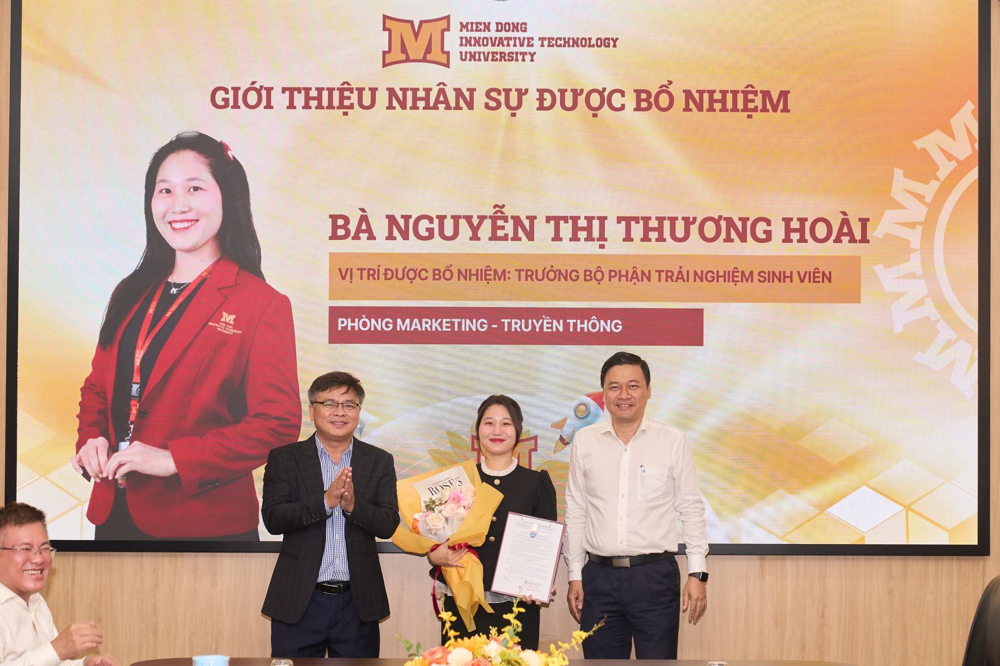Bà Nguyễn Thị Thương Hoài - Trưởng bộ phận Trải nghiệm sinh viên - Phòng Marketing - Truyền thông