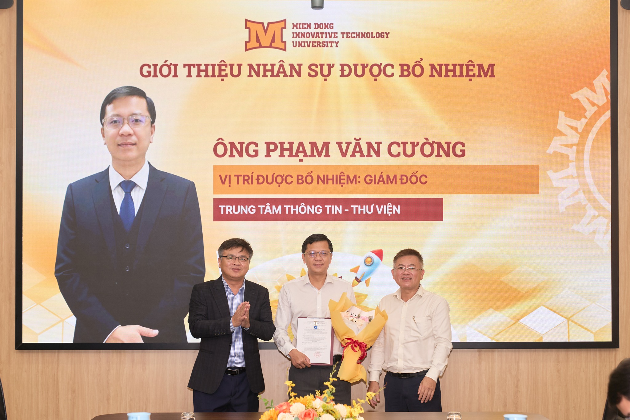 Ông Phạm Văn Cường - Giám đốc Trung tâm Thông tin – Thư viện