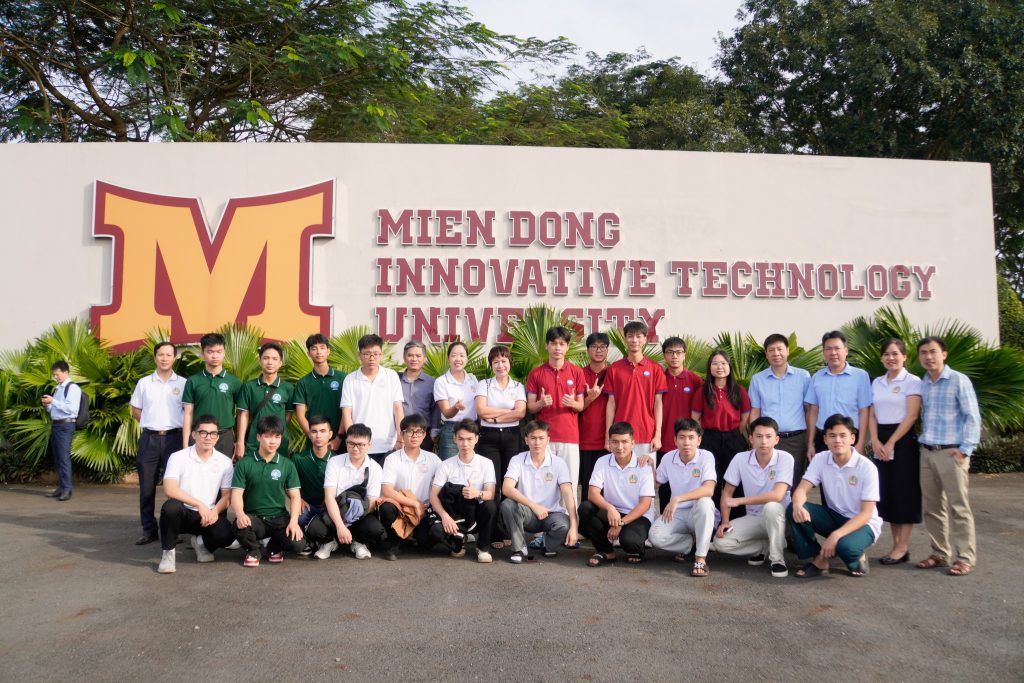 Các đoàn tham dự Cuộc thi Olympic Vật lý Sinh viên Toàn quốc lần thứ XXVII năm 2025 đã có mặt tại MIT University Vietnam