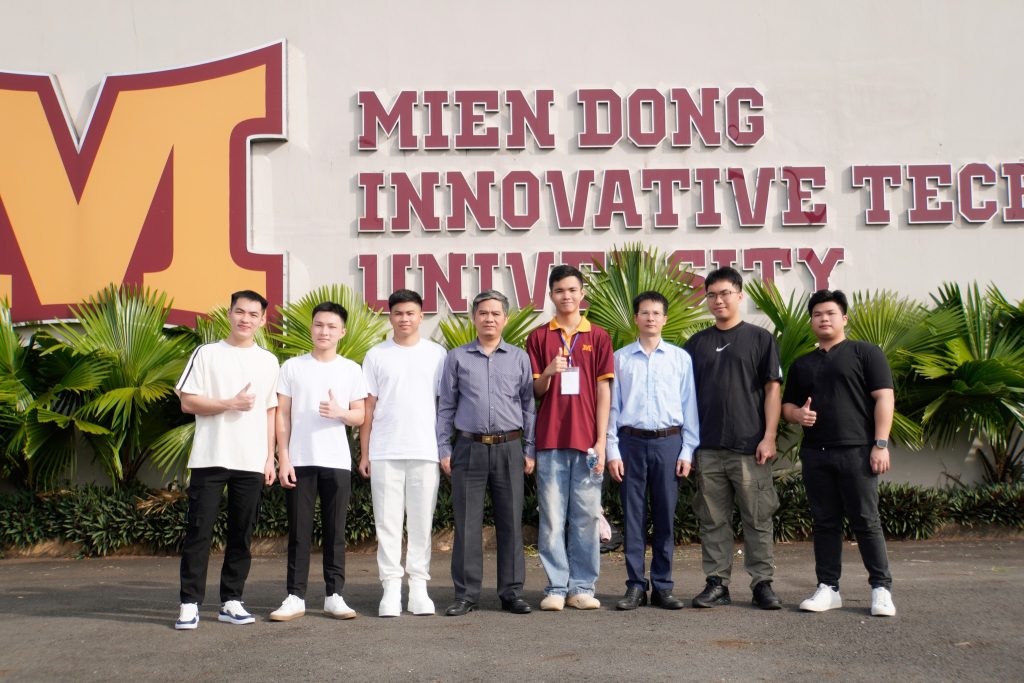 Các đoàn tham dự Cuộc thi Olympic Vật lý Sinh viên Toàn quốc lần thứ XXVII năm 2025 đã có mặt tại MIT University Vietnam