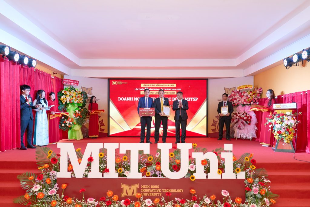 Lễ Khai giảng năm học 2025 – 2026 & Kỷ niệm 12 năm thành lập Trường Đại học Công nghệ Miền Đông