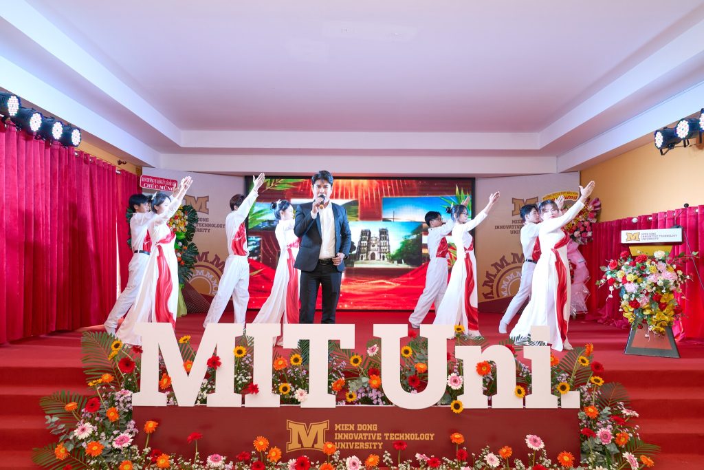 Lễ Khai giảng năm học 2025 – 2026 & Kỷ niệm 12 năm thành lập Trường Đại học Công nghệ Miền Đông