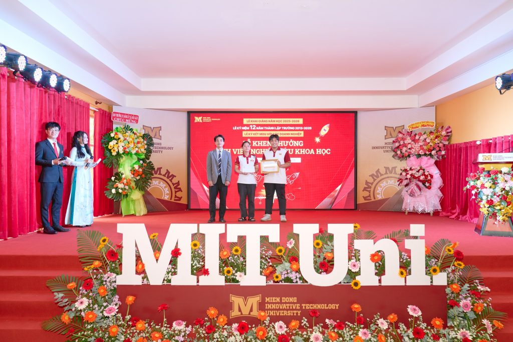 Lễ Khai giảng năm học 2025 – 2026 & Kỷ niệm 12 năm thành lập Trường Đại học Công nghệ Miền Đông