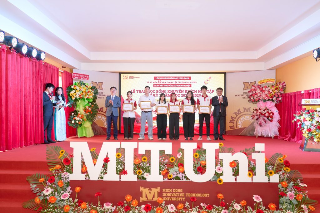 Lễ Khai giảng năm học 2025 – 2026 & Kỷ niệm 12 năm thành lập Trường Đại học Công nghệ Miền Đông