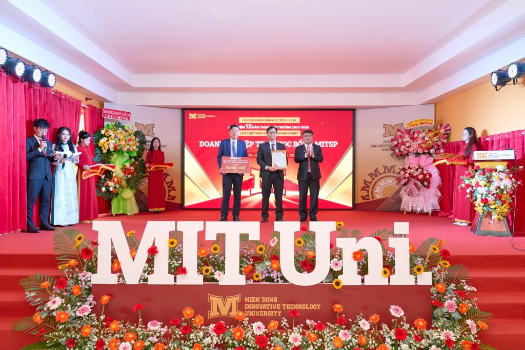 Lễ Khai giảng năm học 2025 – 2026 & Kỷ niệm 12 năm thành lập Trường Đại học Công nghệ Miền Đông