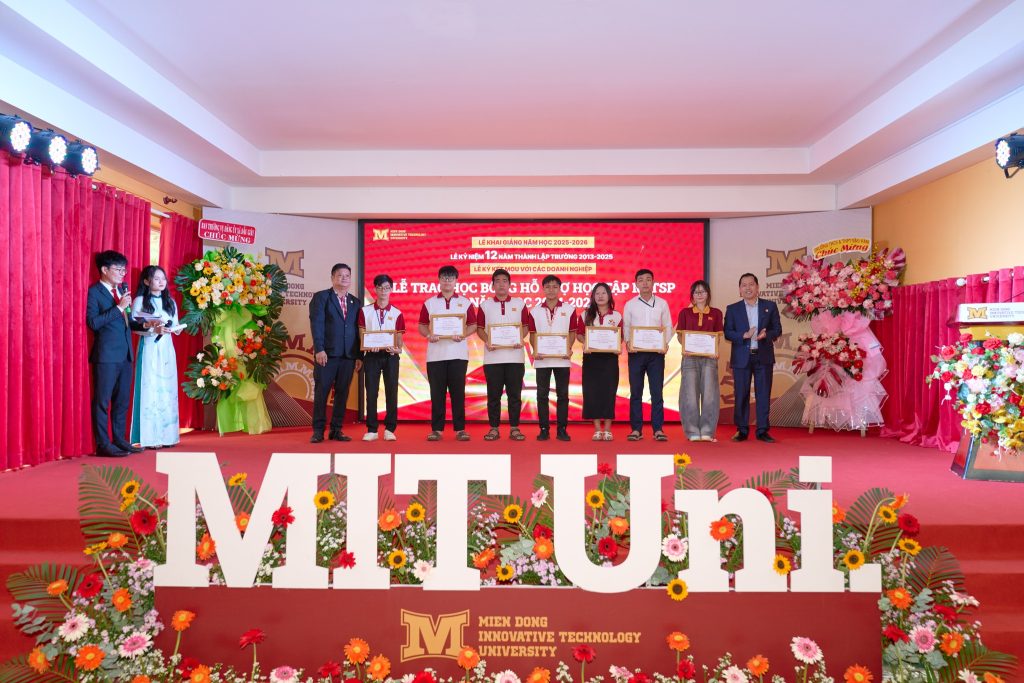 Lễ Khai giảng năm học 2025 – 2026 & Kỷ niệm 12 năm thành lập Trường Đại học Công nghệ Miền Đông