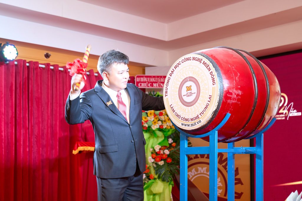 Lễ Khai giảng năm học 2025 – 2026 & Kỷ niệm 12 năm thành lập Trường Đại học Công nghệ Miền Đông