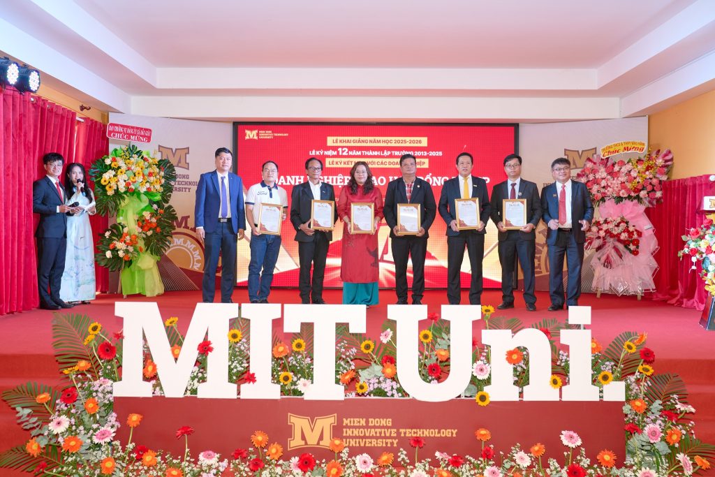 Lễ Khai giảng năm học 2025 – 2026 & Kỷ niệm 12 năm thành lập Trường Đại học Công nghệ Miền Đông