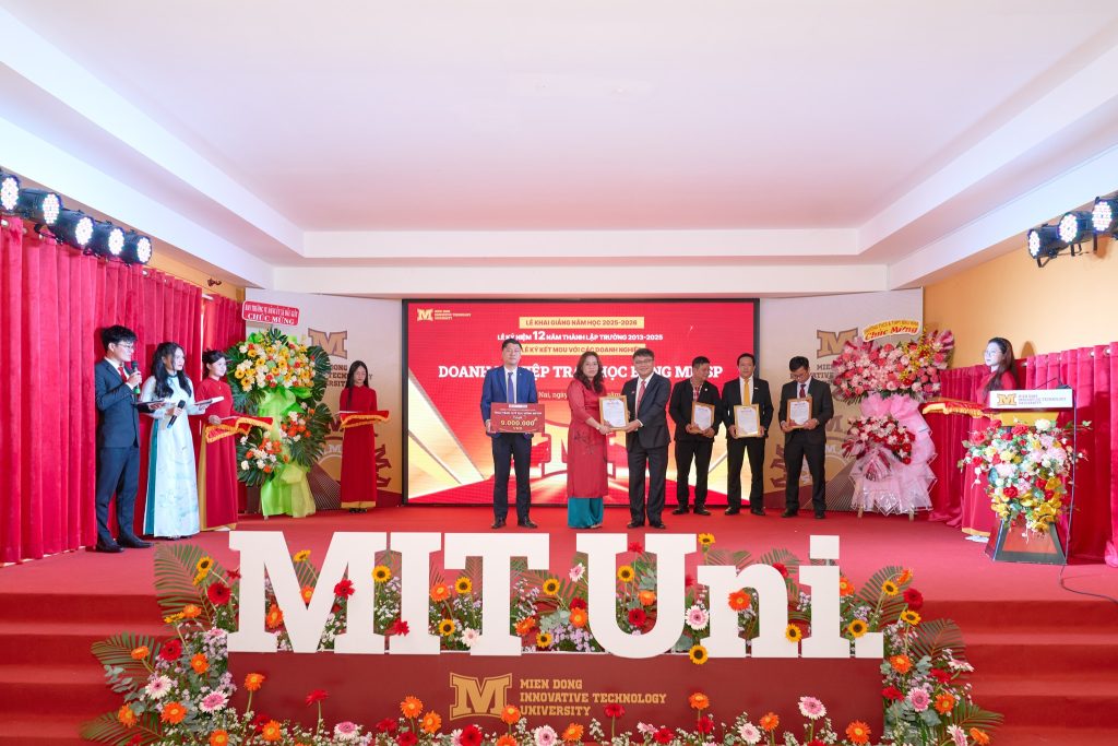 Lễ Khai giảng năm học 2025 – 2026 & Kỷ niệm 12 năm thành lập Trường Đại học Công nghệ Miền Đông