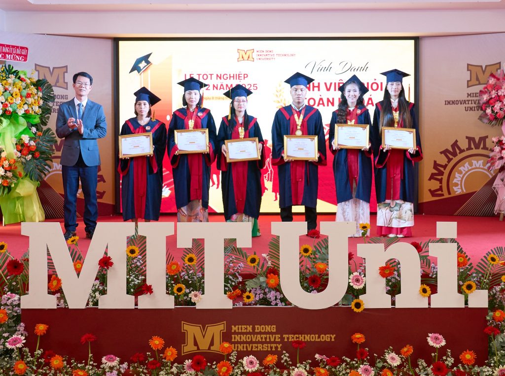 Lễ Tốt nghiệp đợt 2 năm 2025 – Mở cửa tri thức, khai mở tương lai