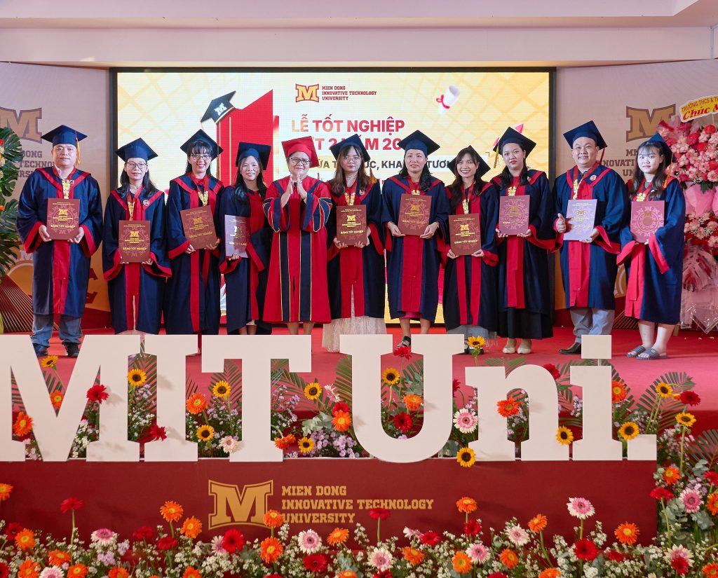 Lễ Tốt nghiệp đợt 2 năm 2025 – Mở cửa tri thức, khai mở tương lai