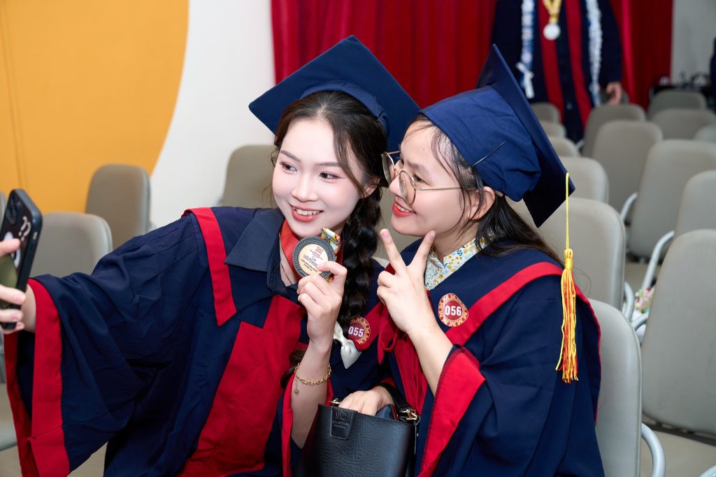 Lễ Tốt nghiệp đợt 2 năm 2025 – Mở cửa tri thức, khai mở tương lai