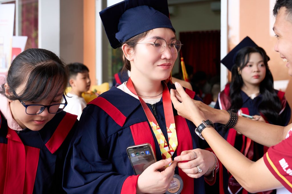 Lễ Tốt nghiệp đợt 2 năm 2025 – Mở cửa tri thức, khai mở tương lai