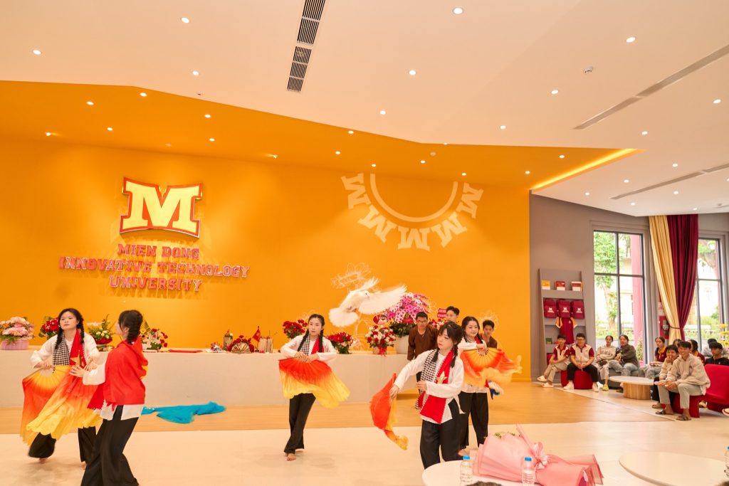 Lễ trao giải Hội thi Văn nghệ Truyền thống MIT Uni. 2025 – Chào mừng Ngày Nhà giáo Việt Nam 20/11