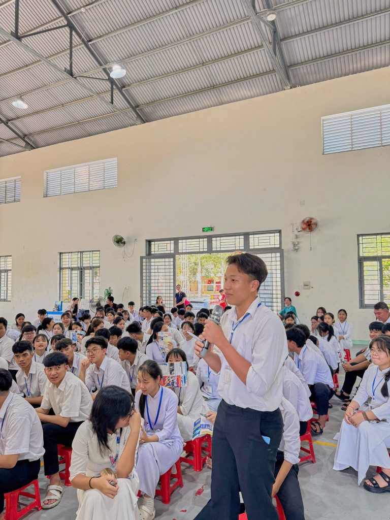 MIT Uni. đồng hành cùng học sinh lớp 12 trong chương trình định hướng nghề nghiệp năm học 2026–202