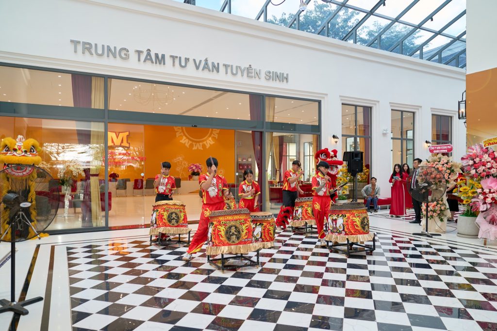 MIT Uni. khánh thành Trung tâm Tư vấn Tuyển sinh – Không gian hiện đại, năng động dành cho sinh viên, thí sinh và phụ huynh