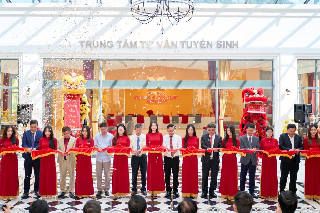 MIT Uni. khánh thành Trung tâm Tư vấn Tuyển sinh – Không gian hiện đại, năng động dành cho sinh viên, thí sinh và phụ huynh