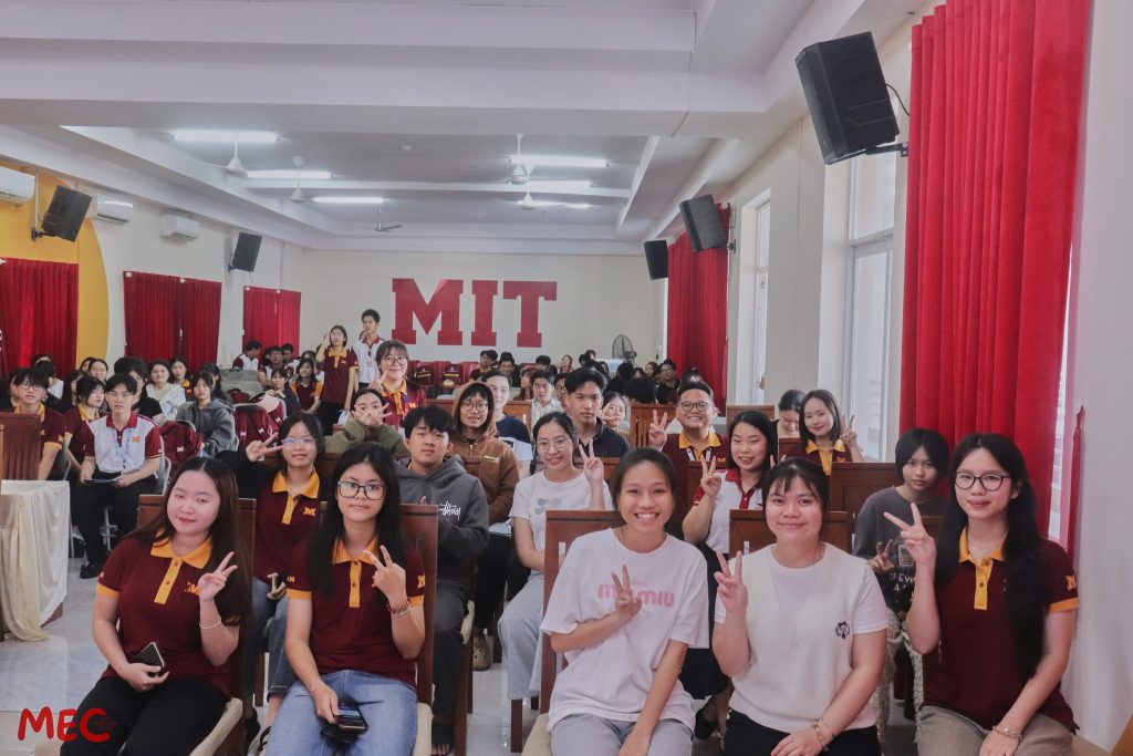 CLB Tiếng Anh MIT Uni. – MEC trở lại với cuộc thi Spelling Bee năm 2025
