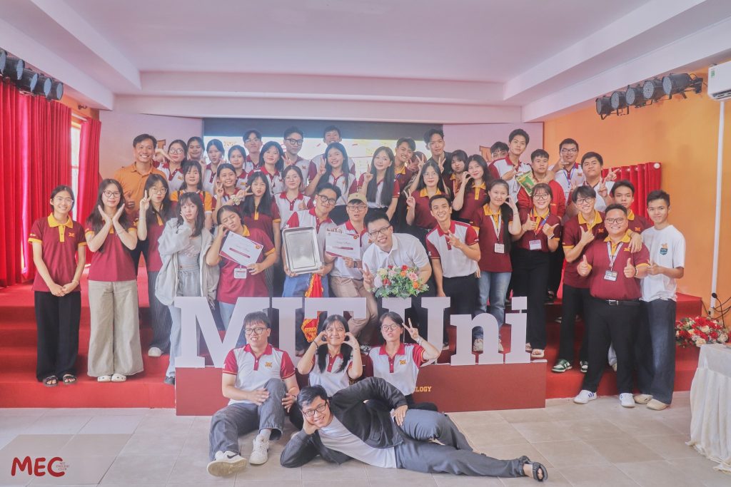 CLB Tiếng Anh MIT Uni. – MEC trở lại với cuộc thi Spelling Bee năm 2025