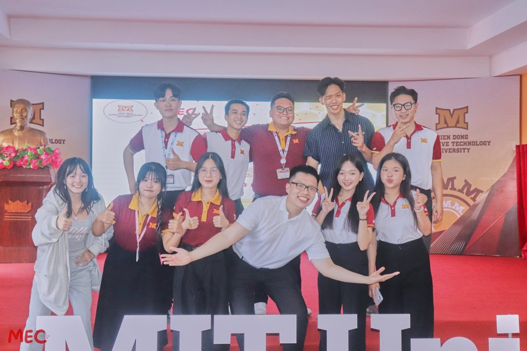 CLB Tiếng Anh MIT Uni. – MEC trở lại với cuộc thi Spelling Bee năm 2025