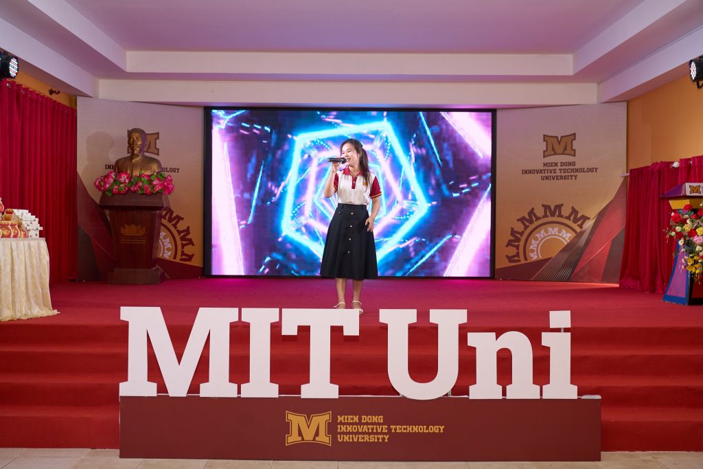 Xây dựng Portfolio chuyên nghiệp thời AI – MIT Uni. tổ chức workshop chuyên sâu cho sinh viên năm 2025