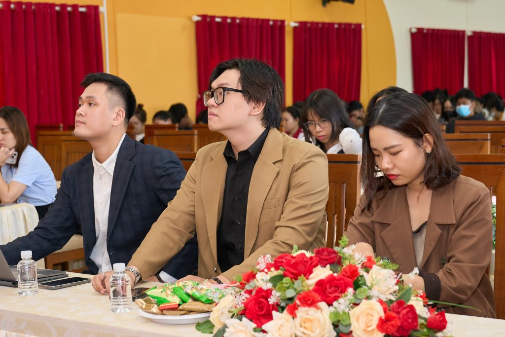 Xây dựng Portfolio chuyên nghiệp thời AI – MIT Uni. tổ chức workshop chuyên sâu cho sinh viên năm 2025