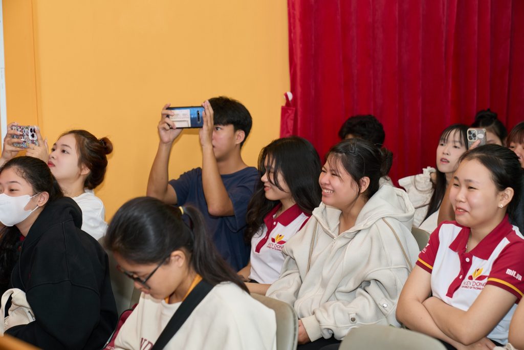 Xây dựng Portfolio chuyên nghiệp thời AI – MIT Uni. tổ chức workshop chuyên sâu cho sinh viên năm 2025