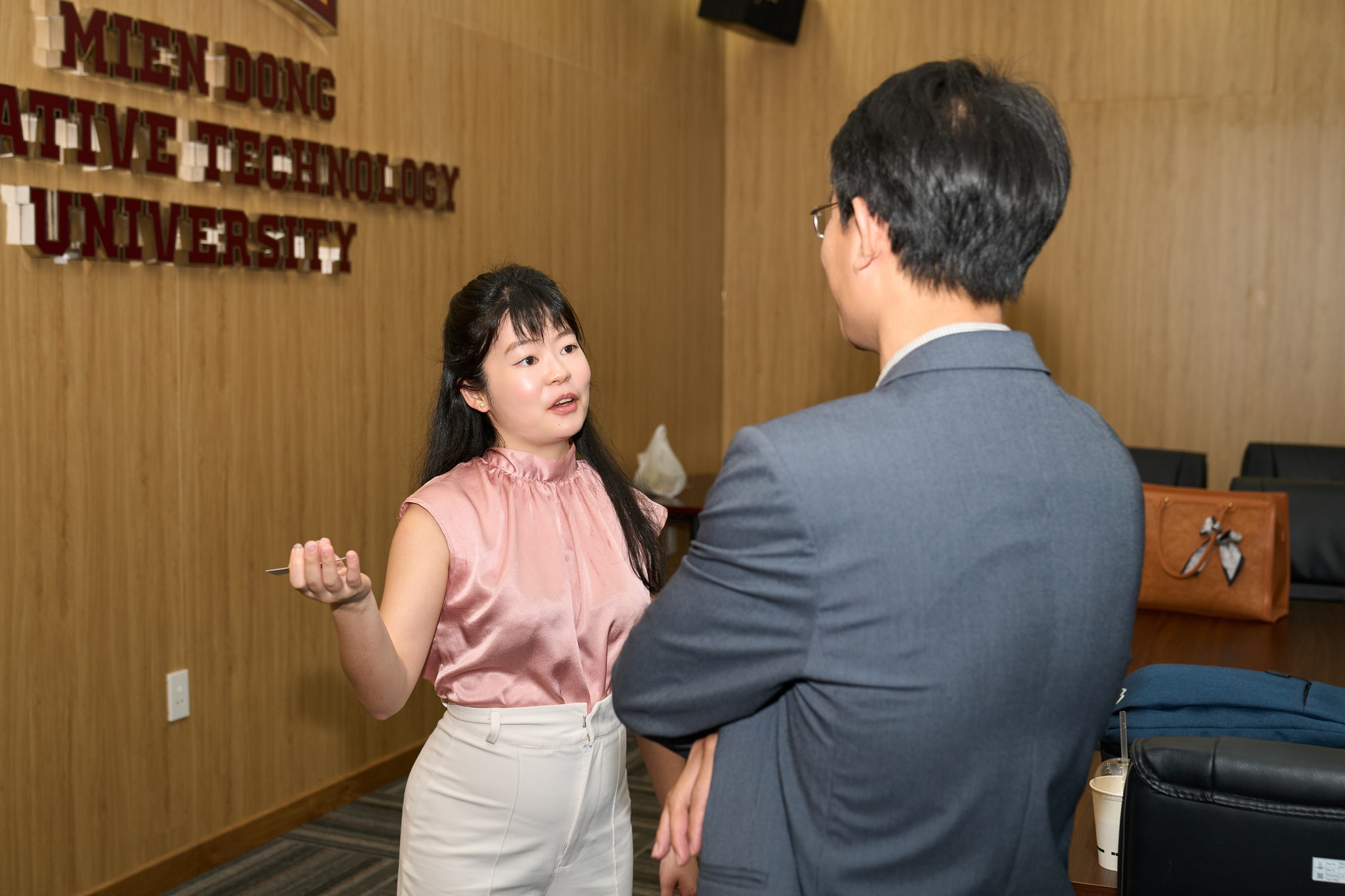 MIT University Vietnam đã tổ chức buổi chào mừng Dr. Tan Mee Yen – giảng viên đến từ Tunku Abdul Rahman University of Management & Technology (TAR UMT), Malaysia – trong khuôn khổ chương trình trao đổi học thuật và hợp tác quốc tế giữa hai trường.