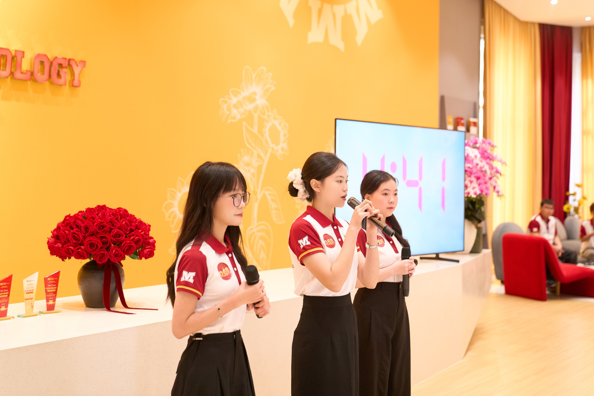 Cuộc Thi hùng biện Tiếng Anh – Tiếng Trung MIT Uni. 2025–2026 chính thức khép lại!!!