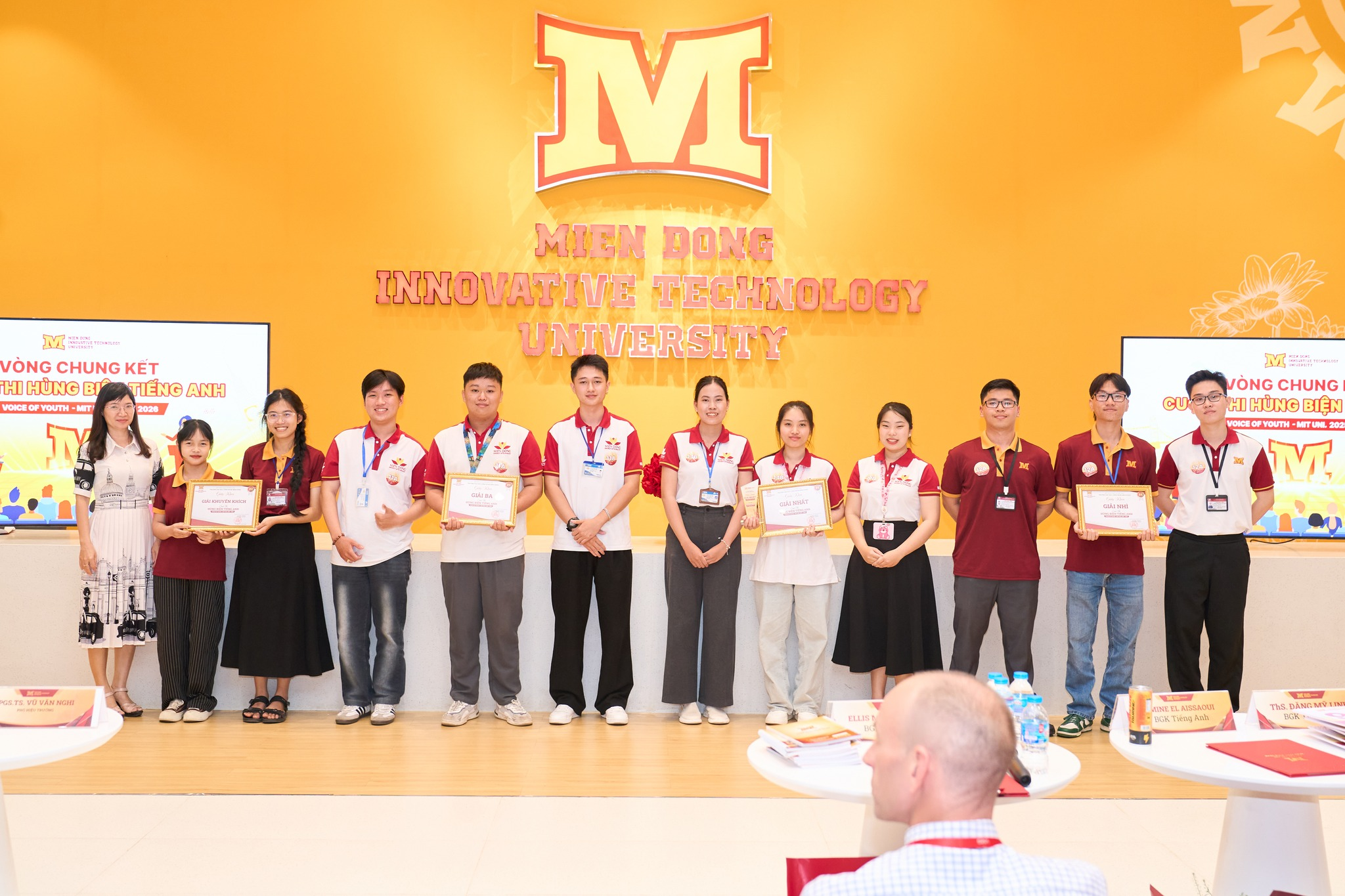 CUỘC THI HÙNG BIỆN TIẾNG ANH – VOICE OF YOUTH MIT UNI. 2025–2026