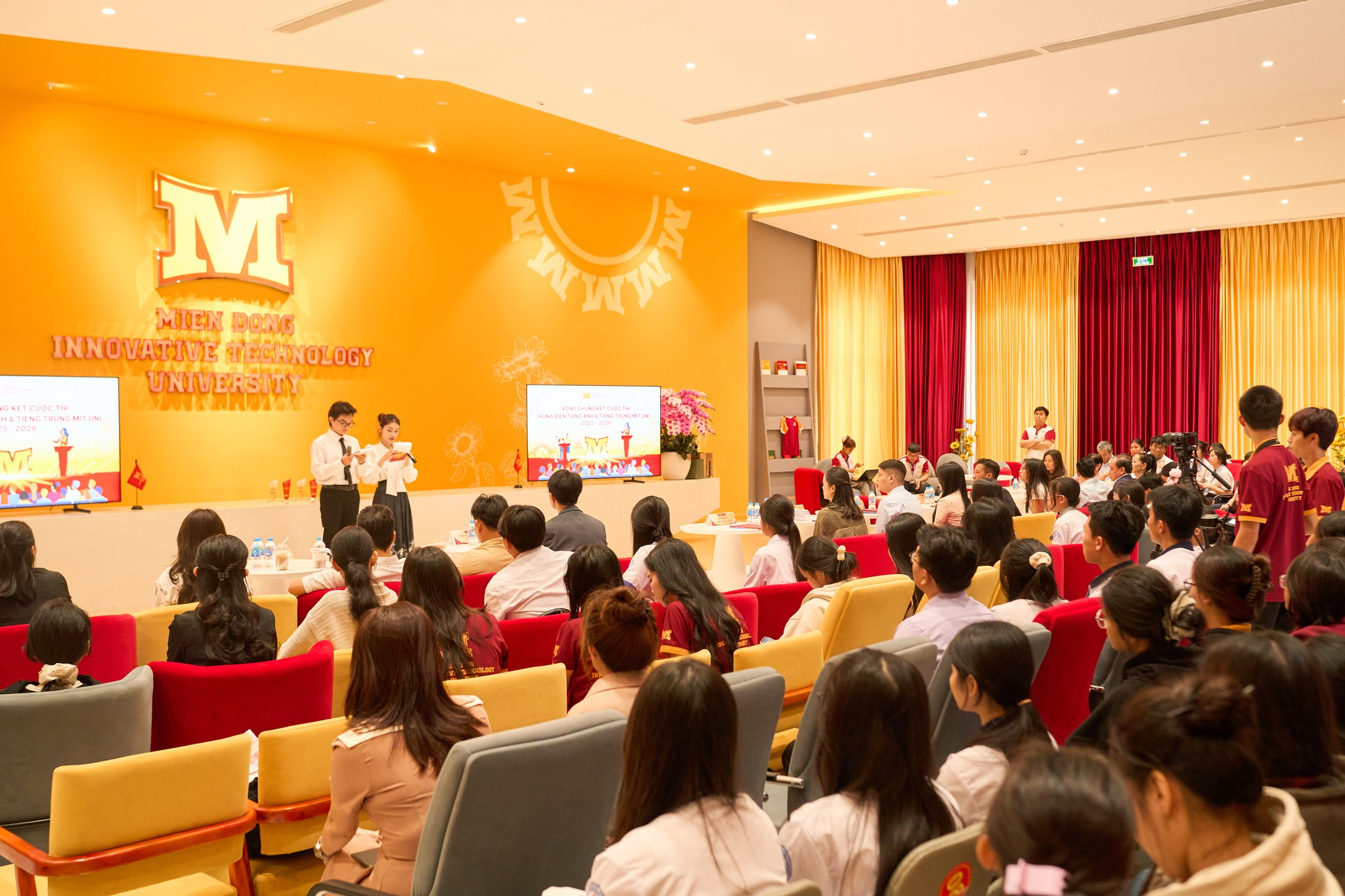 Cuộc Thi hùng biện Tiếng Anh – Tiếng Trung MIT Uni. 2025–2026 chính thức khép lại!!!