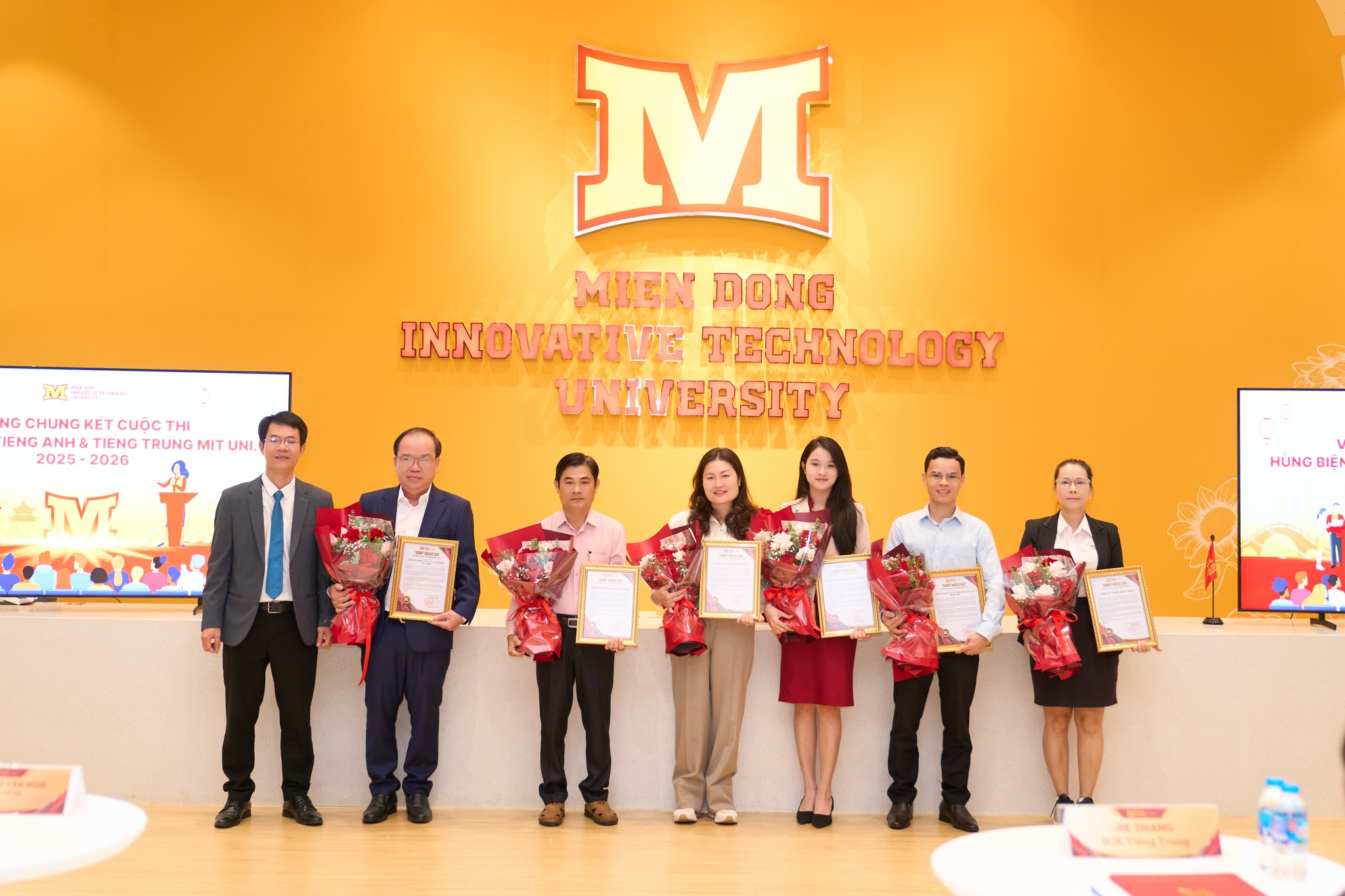 Trường Đại học Công nghệ Miền Đông Lời cảm ơn chân thành nhất đến các Doanh Nghiệp đã đồng hành và hỗ trợ Cuộc thi Hùng biện Tiếng Anh - Trung MIT Uni. 2025–2026