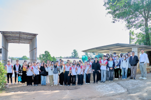 MITUni. Trải nghiệm thực tế tại trang trại chăn nuôi gà của sinh viên ngành thú y năm 2026