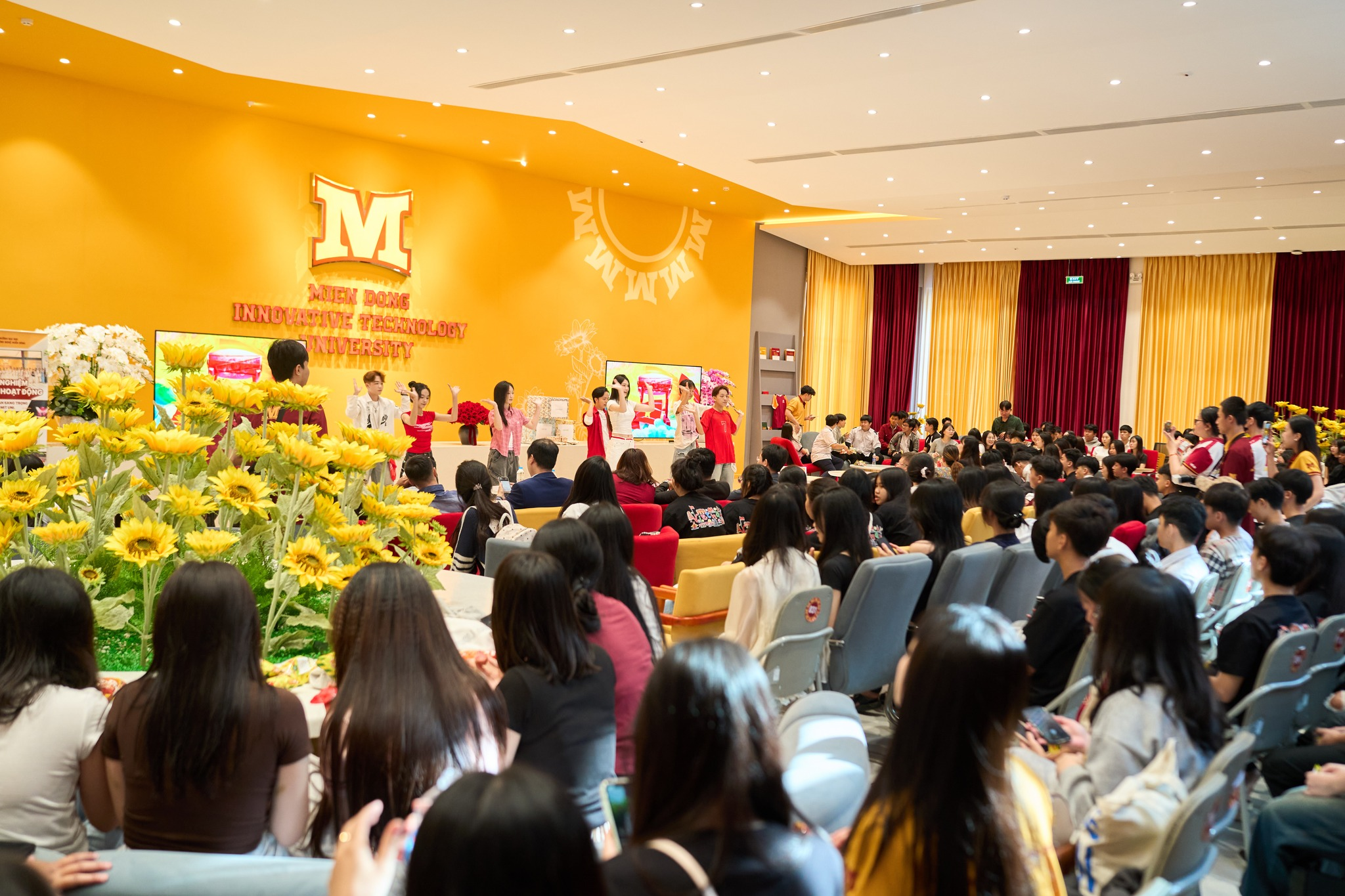 Hành trình trải nghiệm của học sinh thpt tại MIT Uni. Campus Tour năm 2026