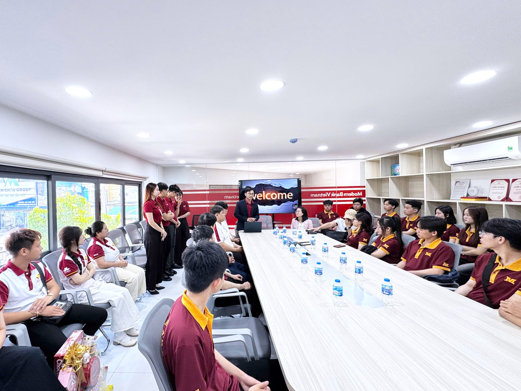 Một ngày trải nghiệm tại ngân hàng MBV – chi nhánh tây Sài gòn của MITers có gì?