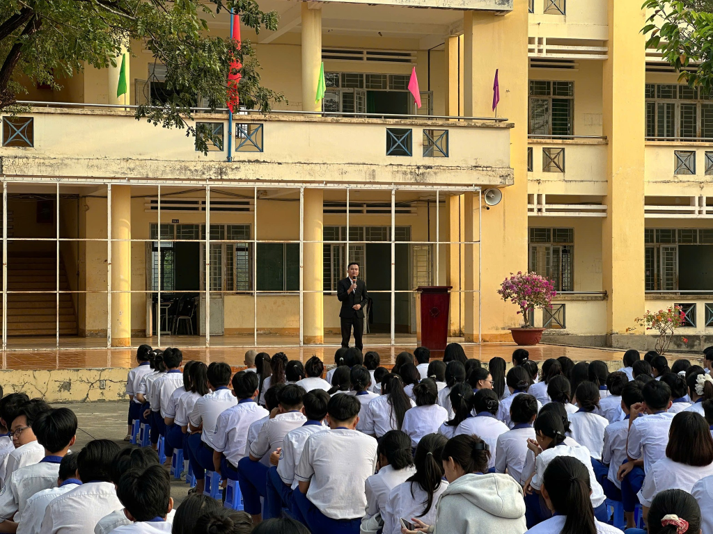 Bạn nghĩ Digital Marketing là “viết content + chạy ads cho vui”?