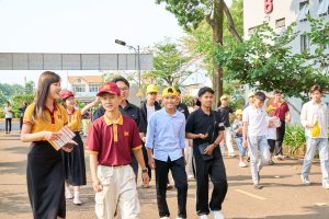 Học sinh Trường THPT Trần Văn Long (Vĩnh Long) tham quan, trải nghiệm tại MIT Uni.