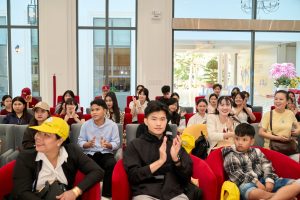 Học sinh Trường THPT Trần Văn Long (Vĩnh Long) tham quan, trải nghiệm tại MIT Uni.