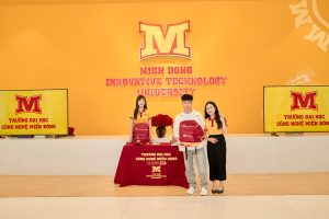 Học sinh Trường THPT Trần Văn Long (Vĩnh Long) tham quan, trải nghiệm tại MIT Uni.