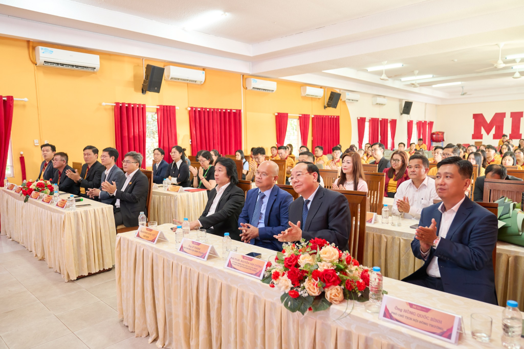 Trường đại học công nghệ miền đông tổ chức lễ Công bố và Trao quyết định bổ nhiệm Lãnh đạo hội đồng trường nhiệm kỳ 2024 – 2029
