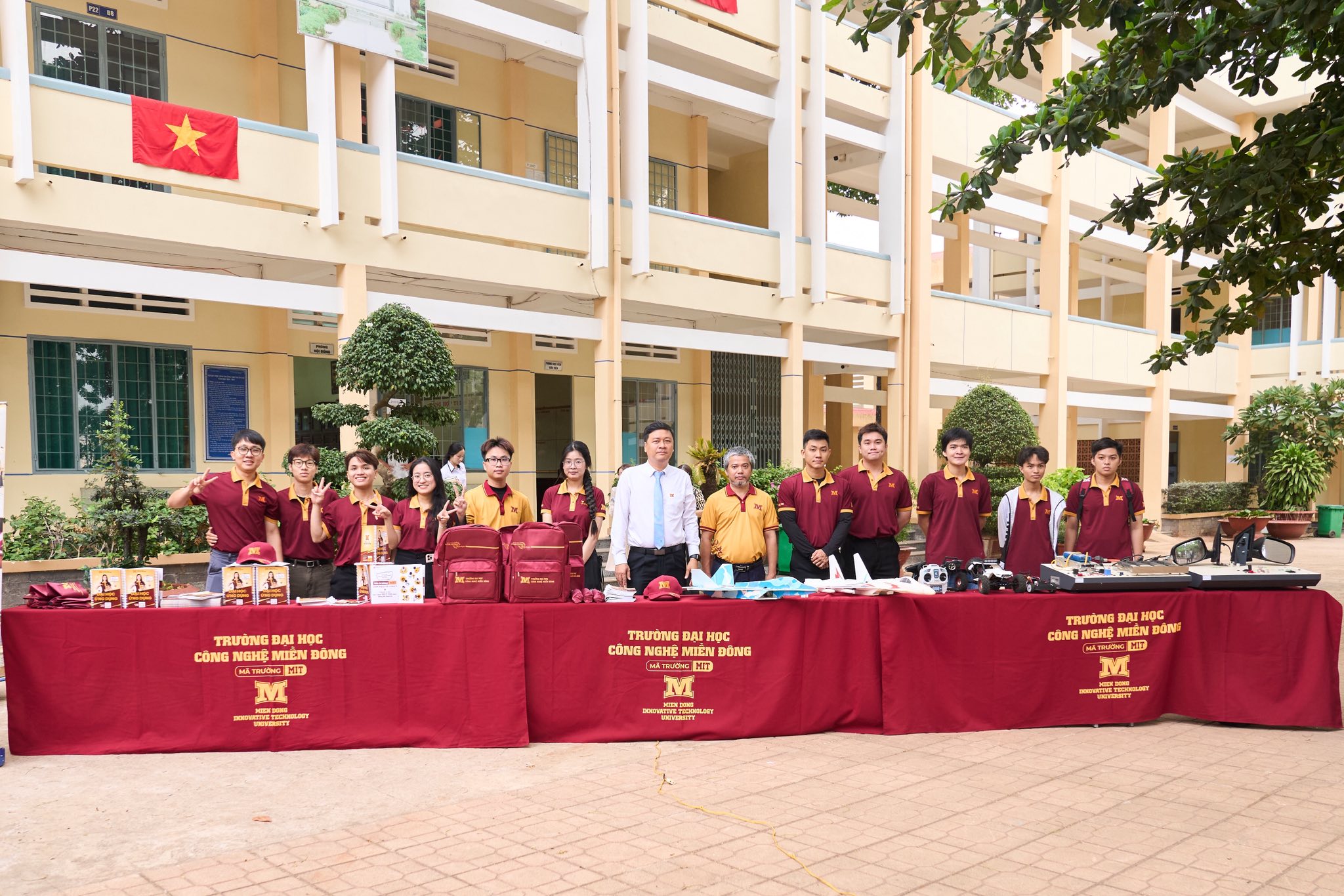 MIT Uni. PHỦ SÓNG ngày hội STEM/STEAM tại trường THPT Xuân Lộc