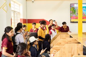 Hơn 600 học sinh đến từ 6 trường THPT/Trung tâm tại Đồng Nai tham gia MIT Uni. Campus Tour