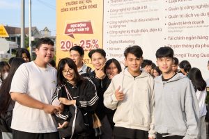 Hơn 600 học sinh đến từ 6 trường THPT/Trung tâm tại Đồng Nai tham gia MIT Uni. Campus Tour