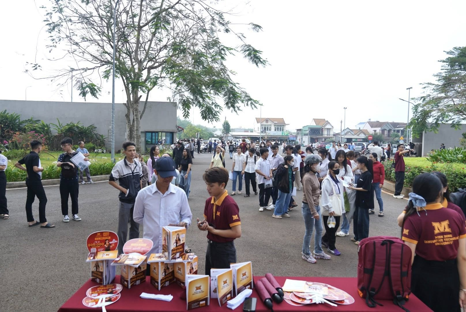 MIT UNI. đồng hành cùng 1600 thí sinh trong Kỳ thi ĐGNL - ĐHQG TP.HCM Đợt 1 Năm 2026