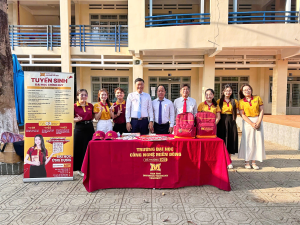 MIT Uni. mang thông tin tuyển sinh đến gần Phụ huynh THPT Dầu Giây