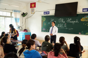 MIT Uni. mang thông tin tuyển sinh đến gần Phụ huynh THPT Dầu Giây