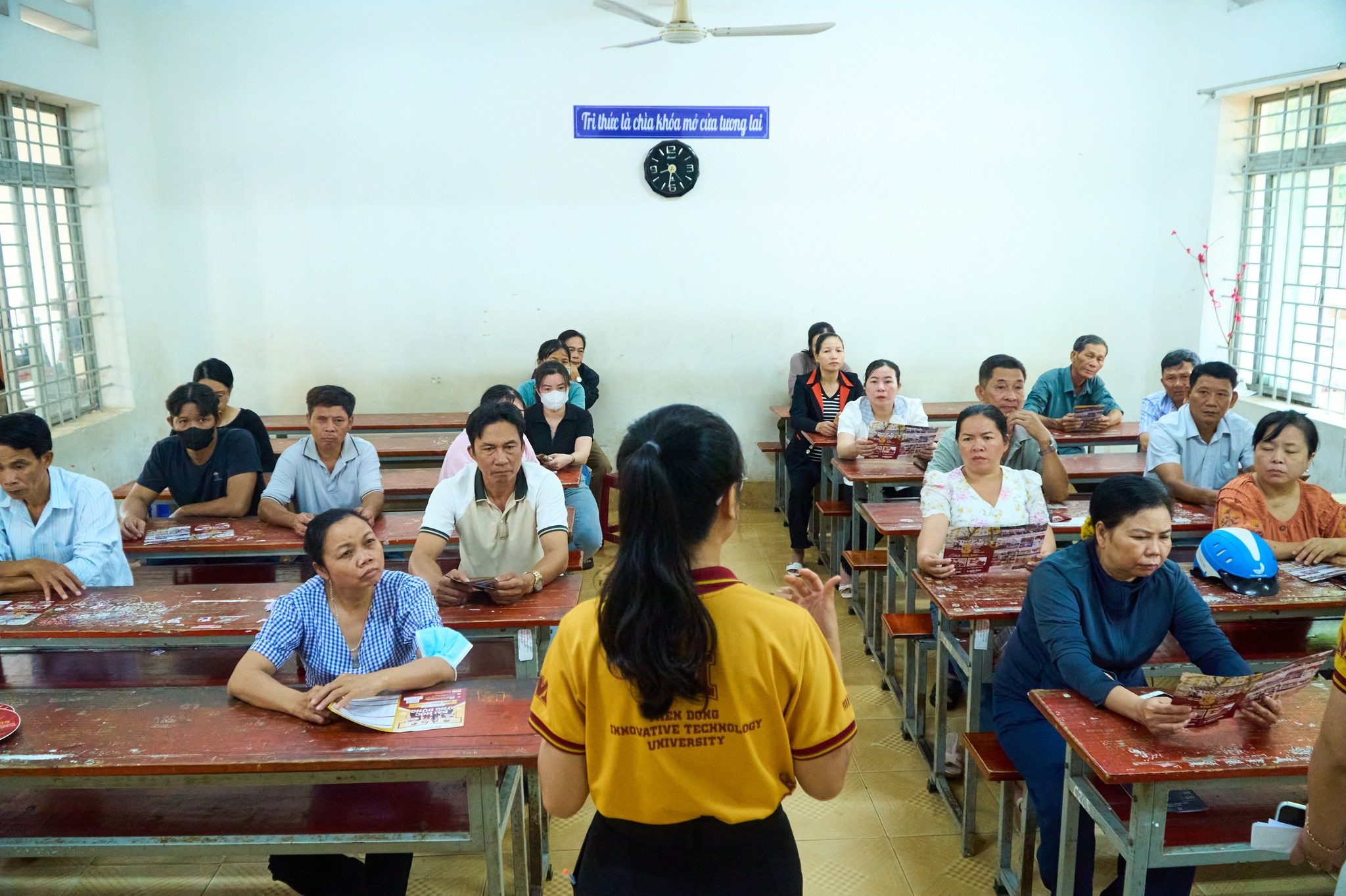 MIT Uni. mang thông tin tuyển sinh đến gần Phụ huynh THPT Dầu Giây