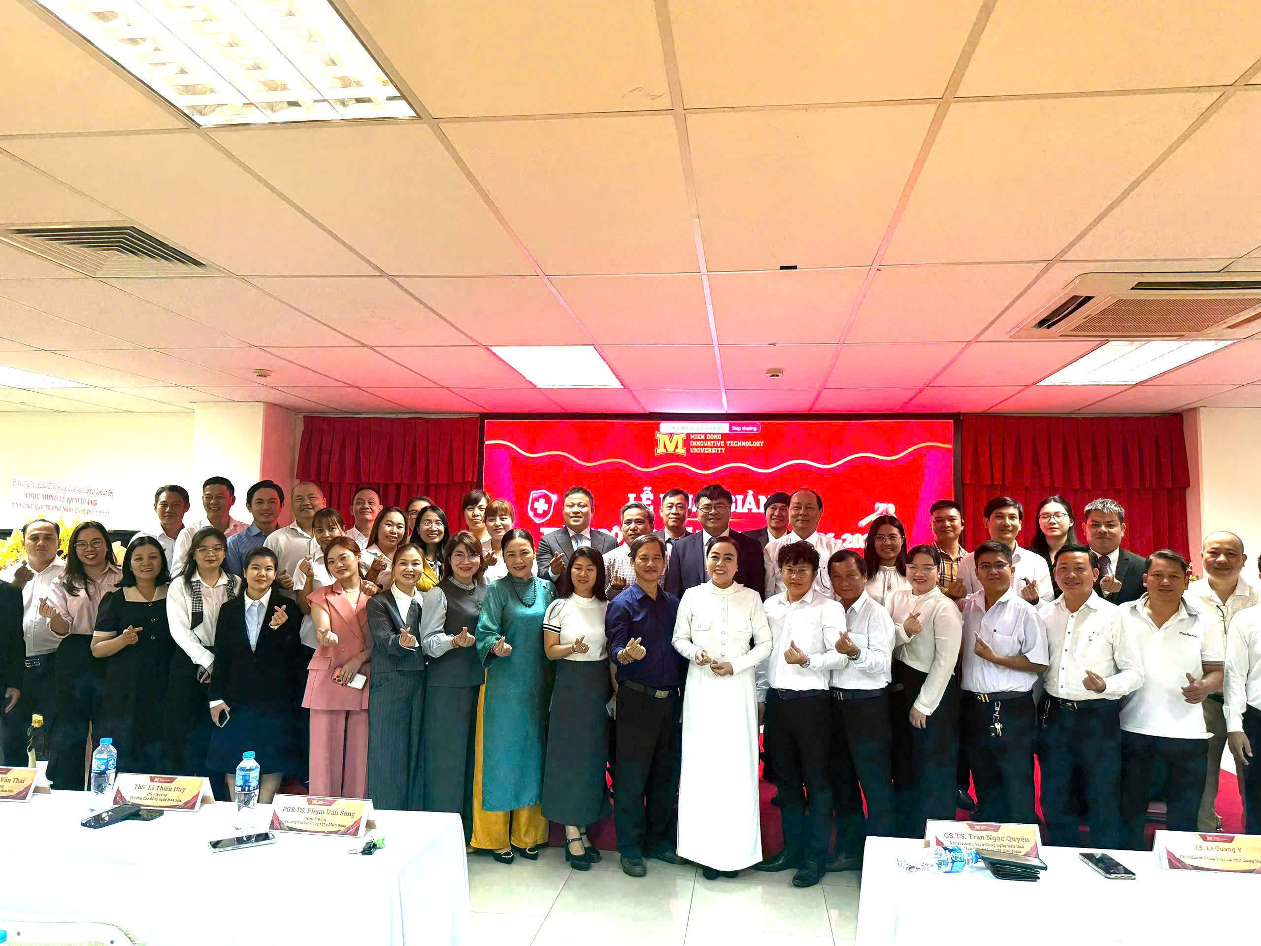 Trường Đại học Công nghệ Miền Đông Khai Giảng Thạc Sĩ Đợt 1 (2026-2027): Nâng tầm nhân lực Ngành Luật kinh kế và Ngành Dược lý và Dược lâm sàng